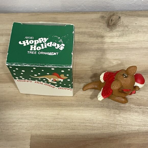 Vintage 1983 Avon Hoppy Holidays Kangaroo Family Christmas Ornament - Picture 3 of 6